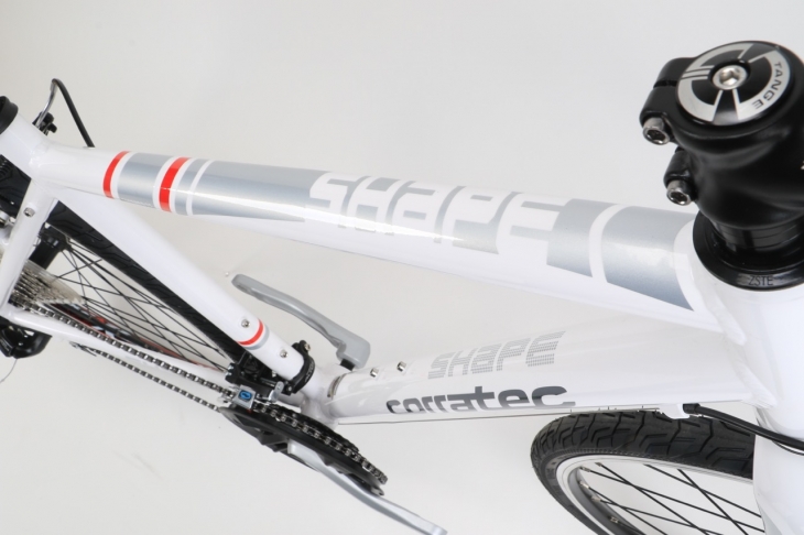 日本のサイクリングシーンにマッチさせたクロスバイク コラテック